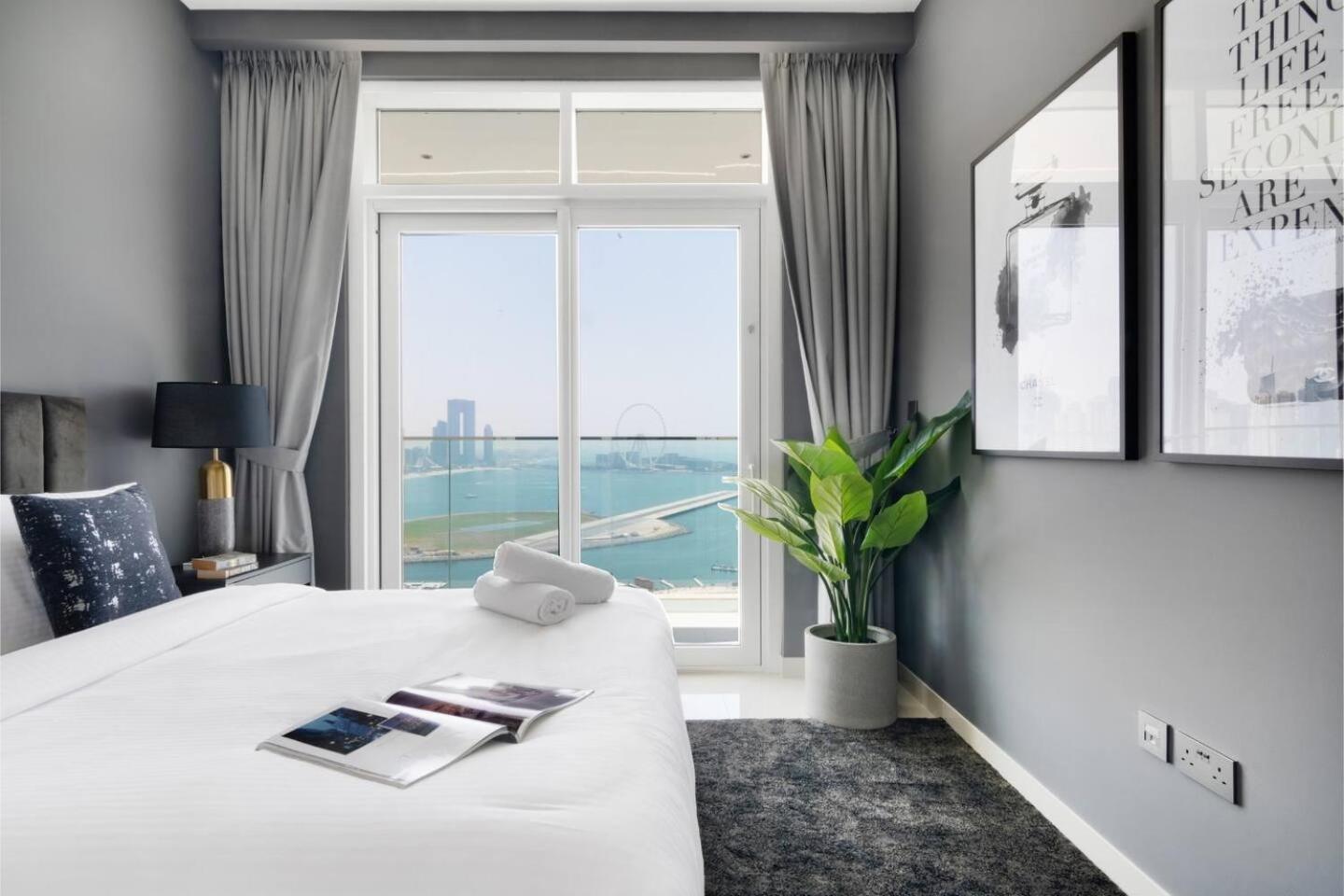 Marina Skyline View & Harbour Beachfront Appartamento *